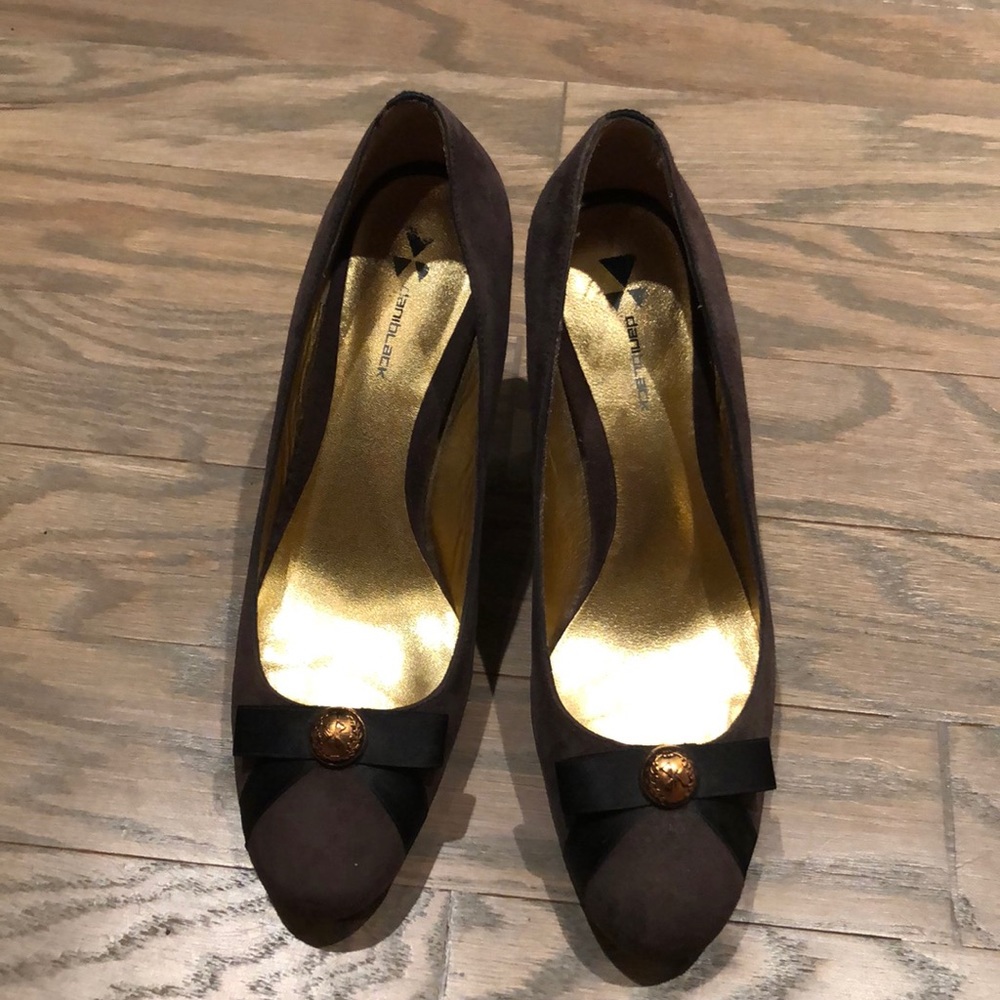 NEW suede brownish gray heels, sz 8